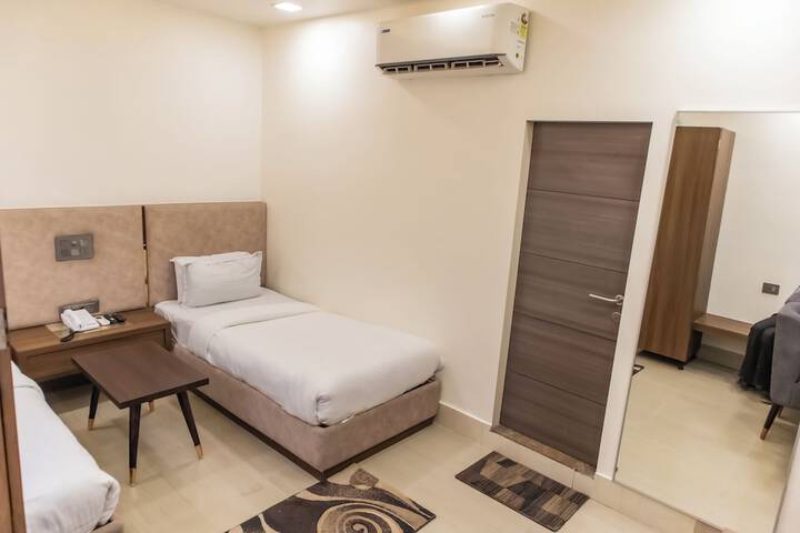 Room 86 of 221