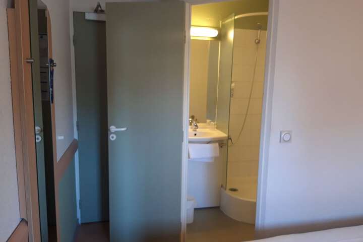 Room 18 of 35