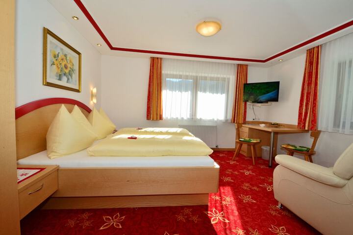 Room 12 of 36