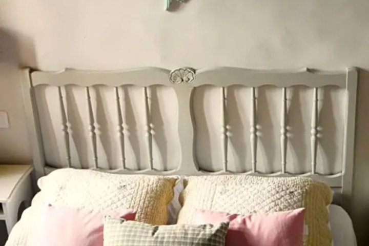 Room 6 of 13