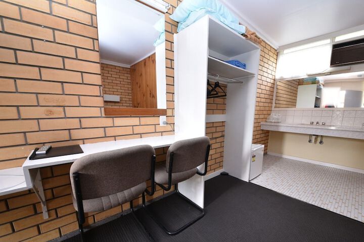 Room 6 of 61