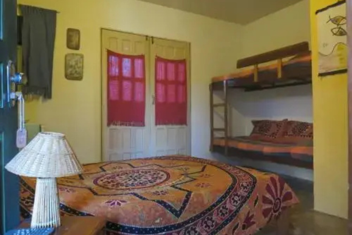 Room 9 of 13