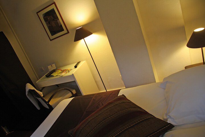 Room 32 of 78