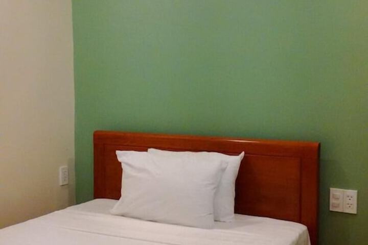 Room 14 of 36