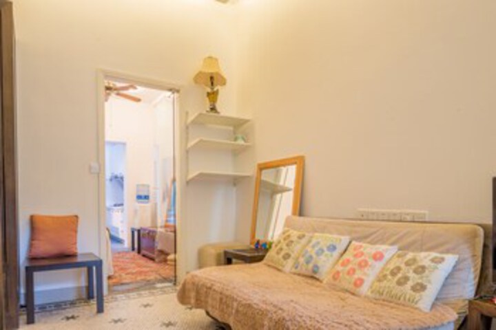 Room 6 of 19