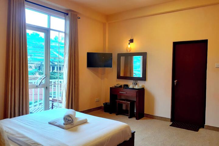 Room 8 of 24
