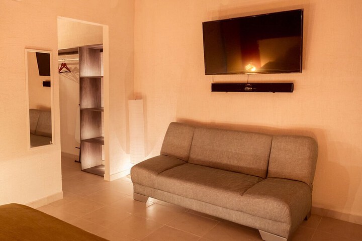 Room 9 of 24