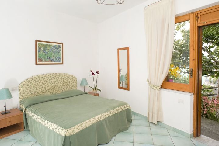Room 6 of 41