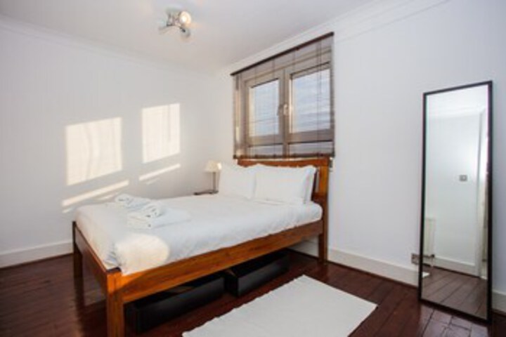 Room 16 of 24