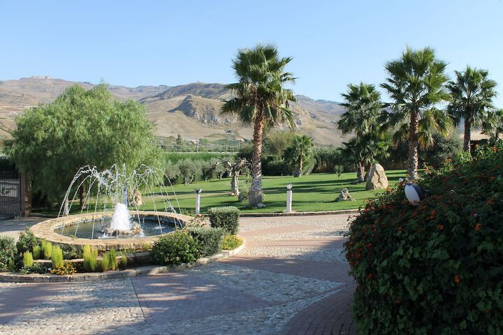 Hotel Entry