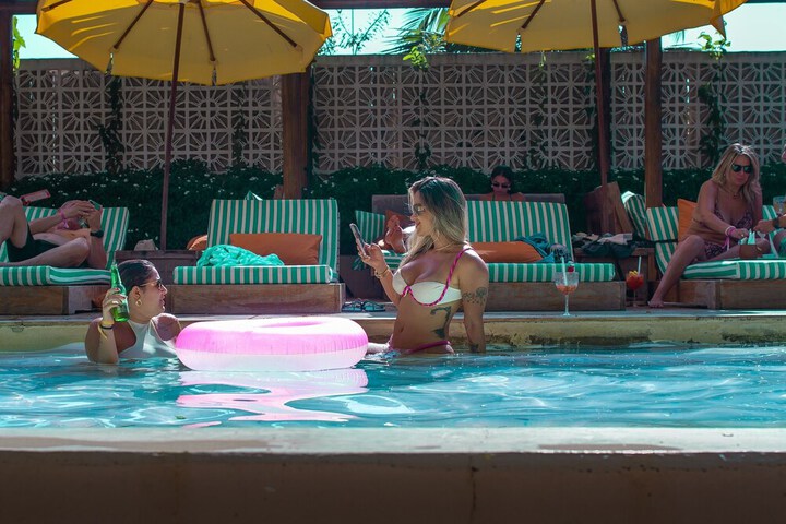 Pool 163 of 262