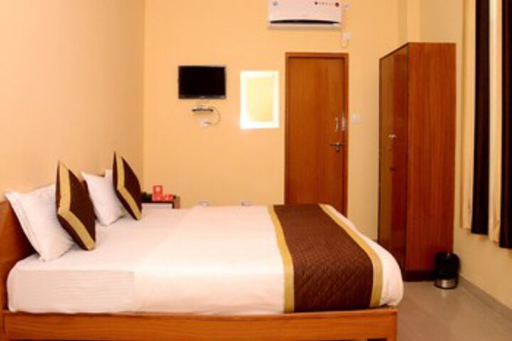 Room 32 of 48