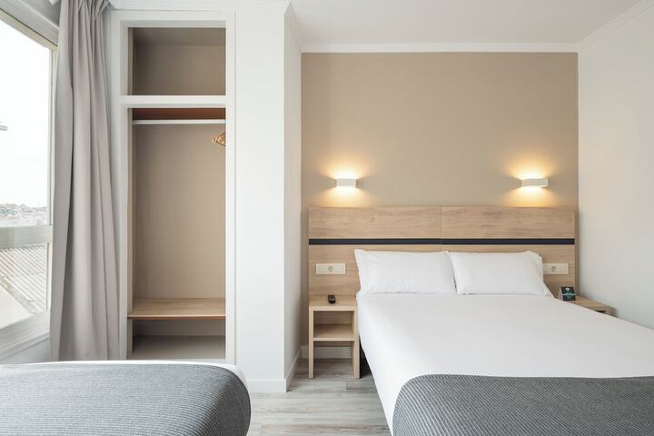 Room 8 of 31