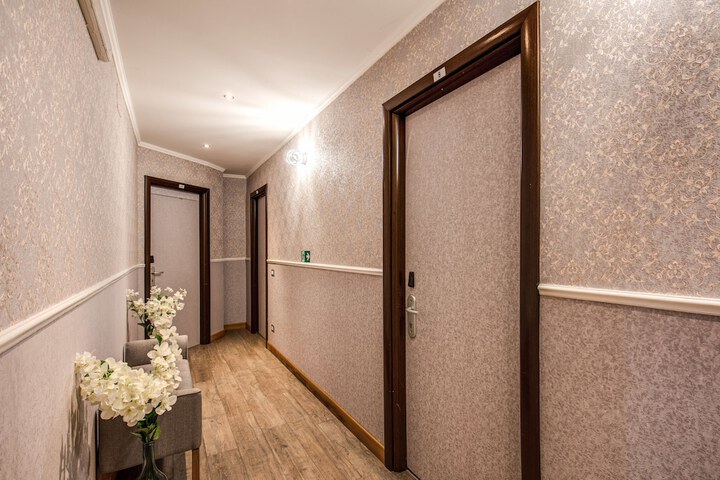 Ballroom/Hall 95 of 99