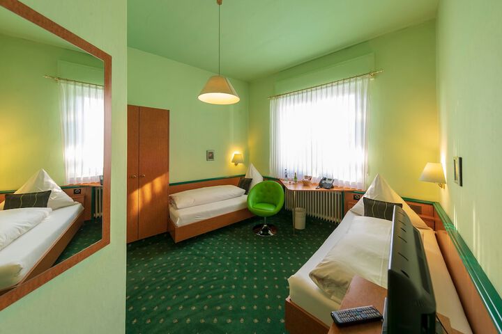 Room 7 of 45
