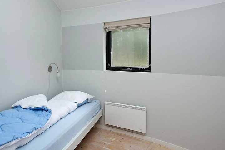 Room 5 of 15