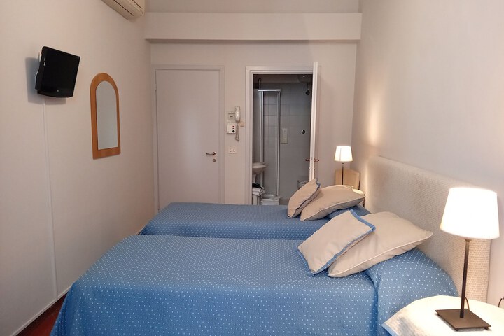 Room 18 of 72