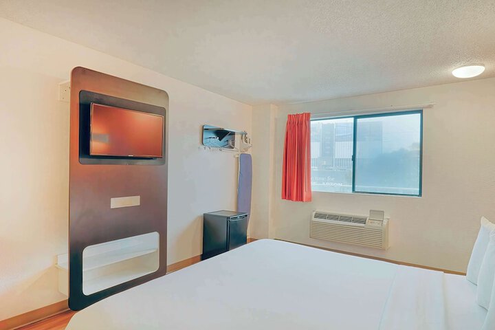 Room 5 of 36
