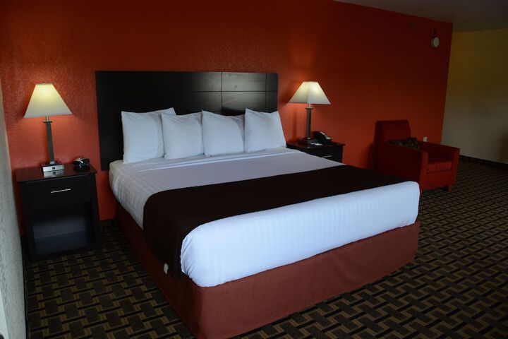 1 King Bed (14 of 23)