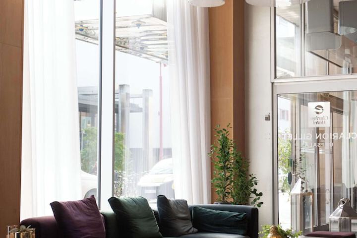 Guest Lobby