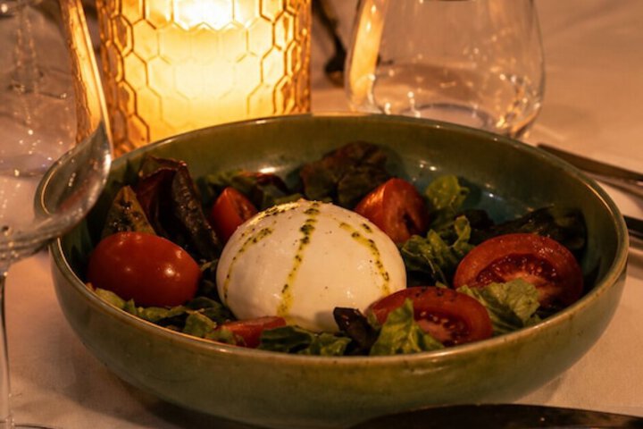Dining 49 of 66