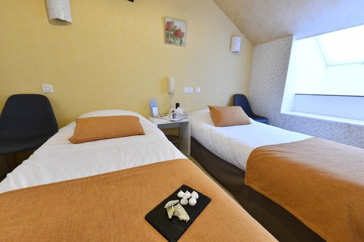 Room 15 of 38