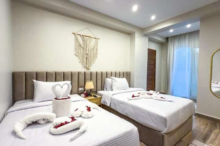 Room 15 of 27