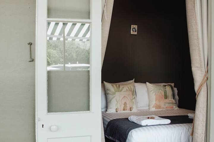 Room 10 of 19