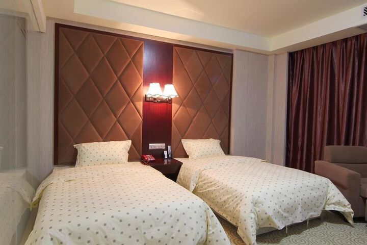 Room 9 of 26