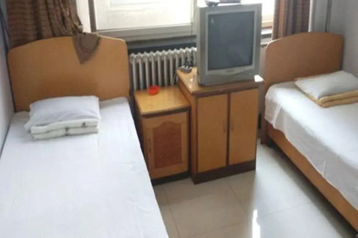 Room 2 of 2