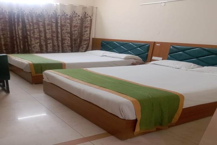 Room 10 of 18