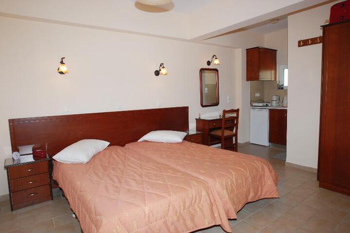 Room 2 of 3