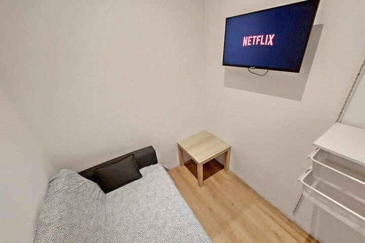 Room 16 of 43