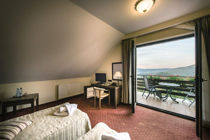 Room 40 of 122