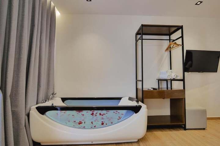 Room 50 of 140