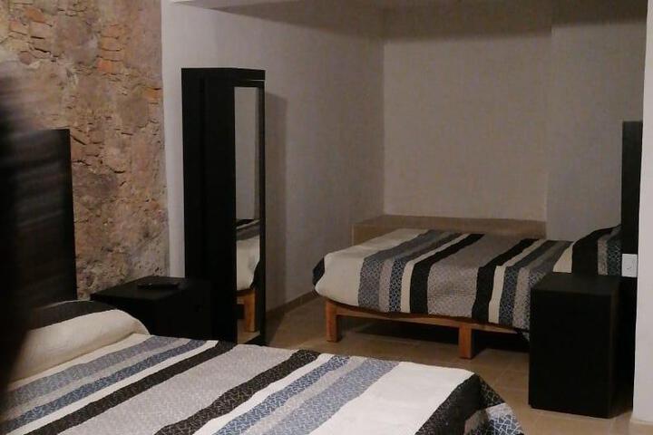 Room 4 of 7