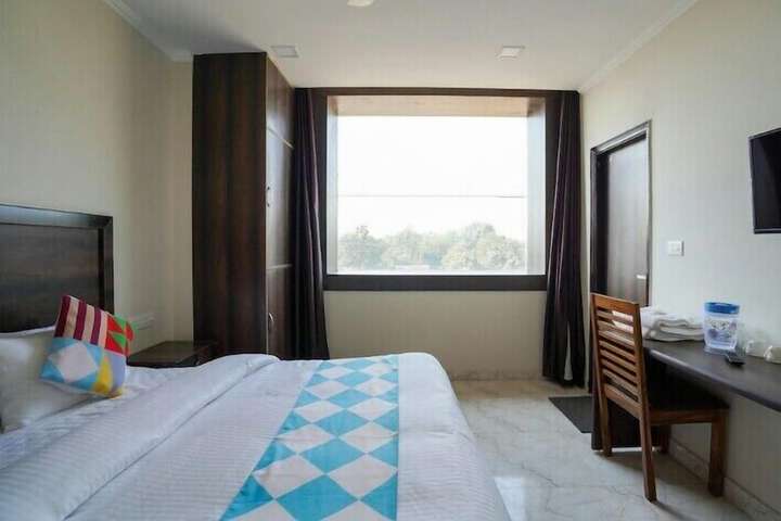 Room 2 of 7