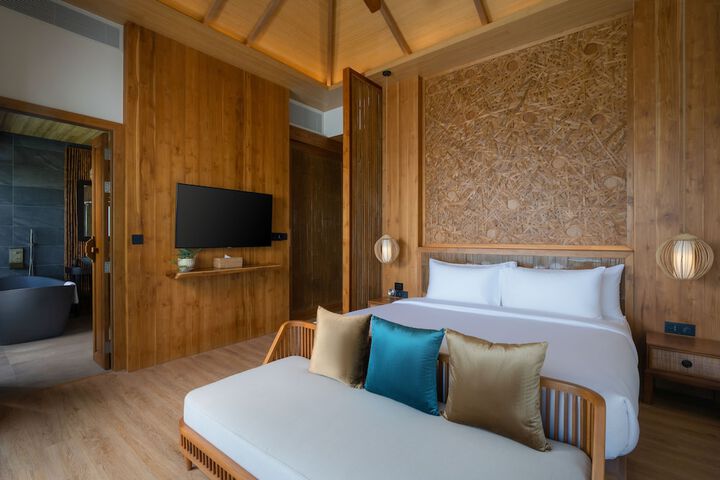 Room 5 of 145