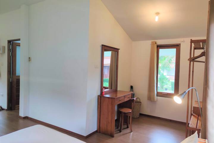 Room 12 of 86