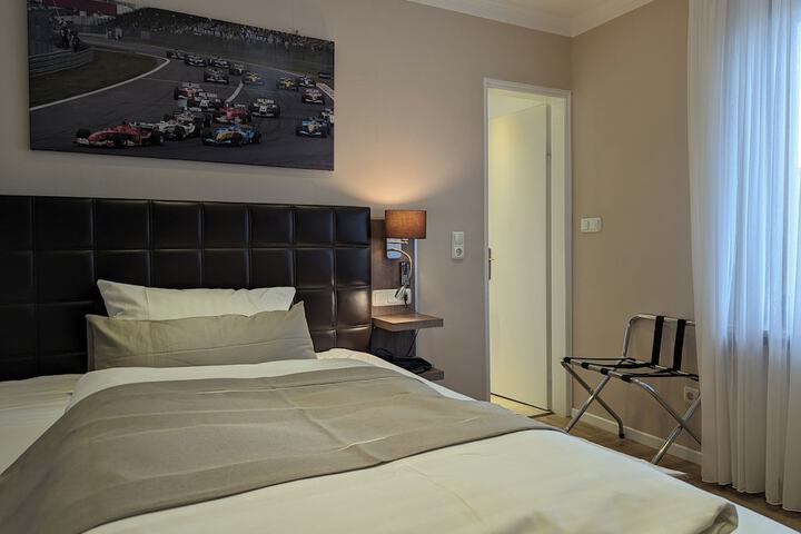 Room 34 of 79