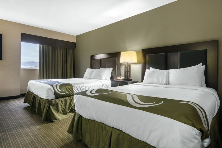 2 Queen Beds (4 of 18)
