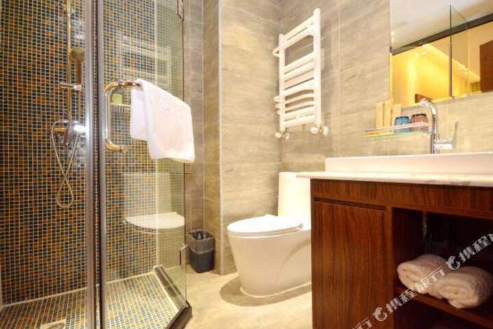 Geya Qingju Hotel