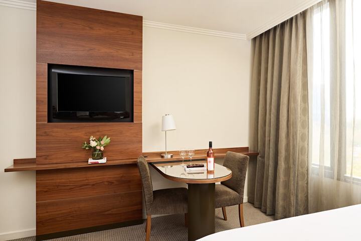 Room 27 of 74