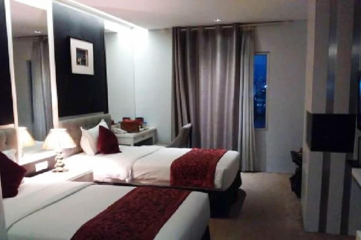 Room 8 of 38