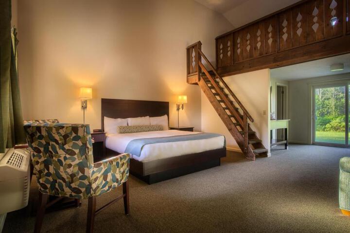 Signature King Bed River View (24 of 30)