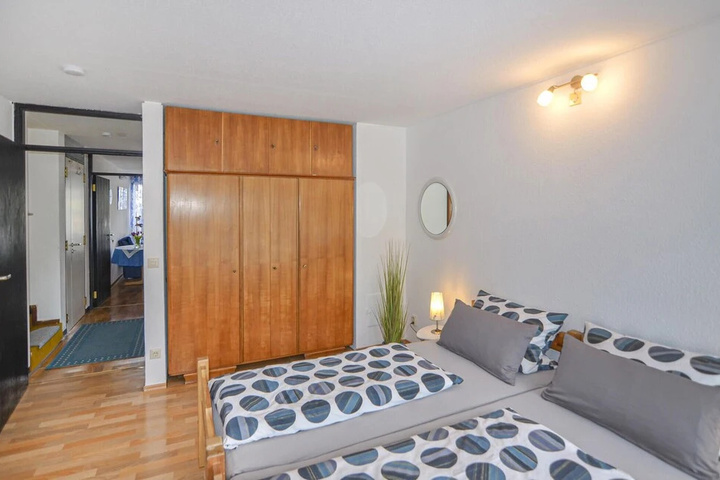 Room 2 of 12