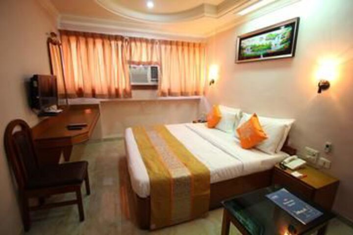 Oyo Rooms Vs Hospital Paldi
