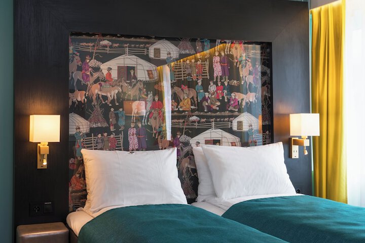 Room 27 of 53