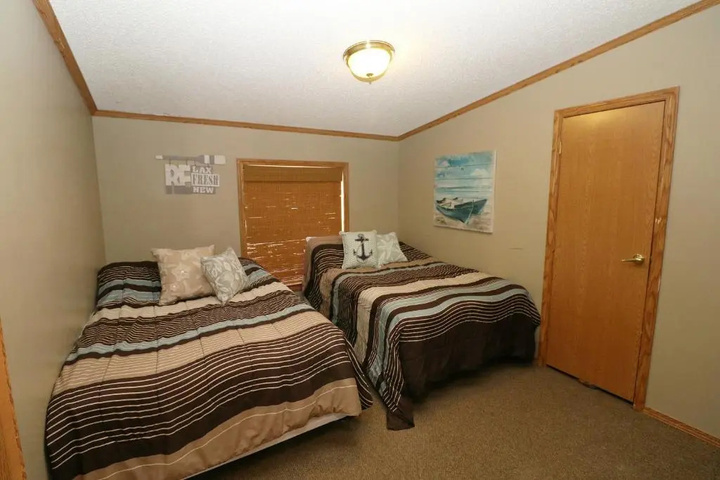 Room 6 of 14