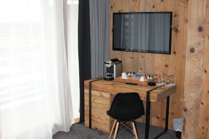 Room 34 of 110